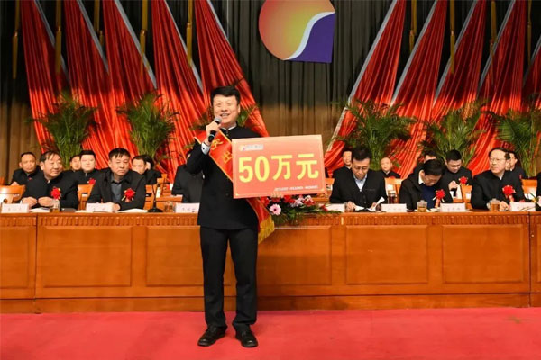 2020年凸起贡献奖获得者——胡利峰 2020年凸起贡献奖获得者——胡利峰