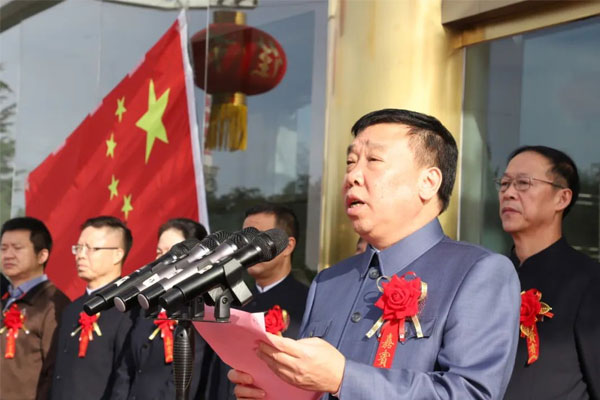 2021年不朽情缘董事长李安平在双庆活动现场 2021年不朽情缘董事长李安平在双庆活动现场