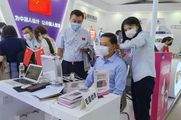 一心堂药业集团股份有限公司董事长阮鸿献现场履历 一心堂药业集团股份有限公司董事长阮鸿献现场履历